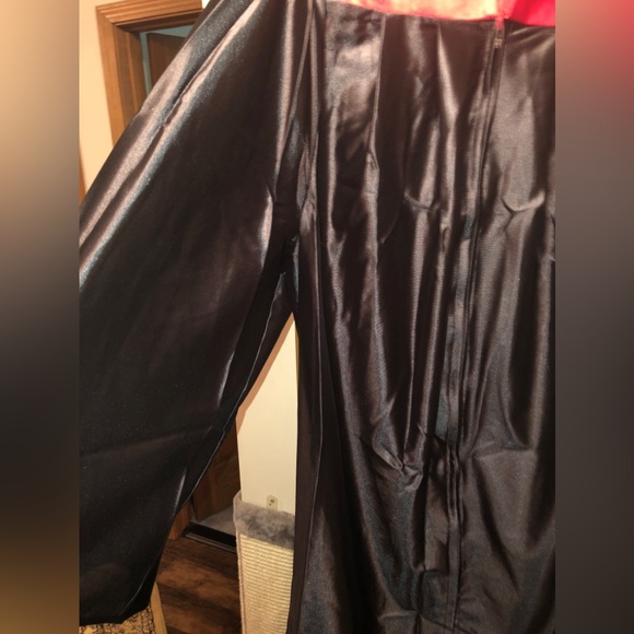 Cap & Gown Black & Red Unisex 6'-6'2" tall Graduation Ceremony Robe - Picture 6 of 11